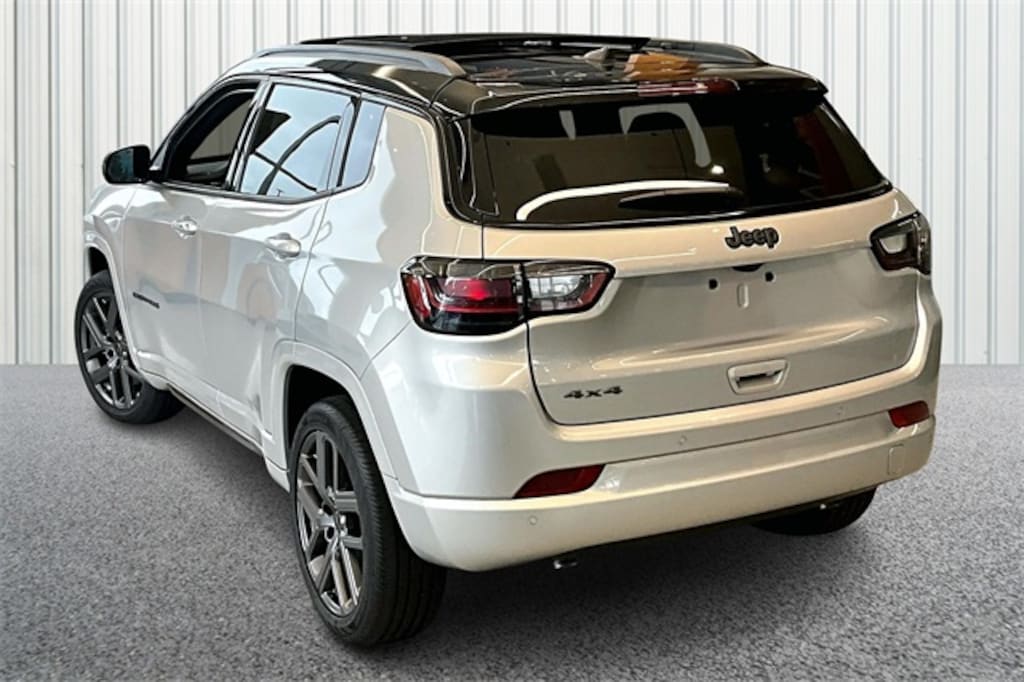 New 2025 Jeep Compass LIMITED 4X4 Sport Utility