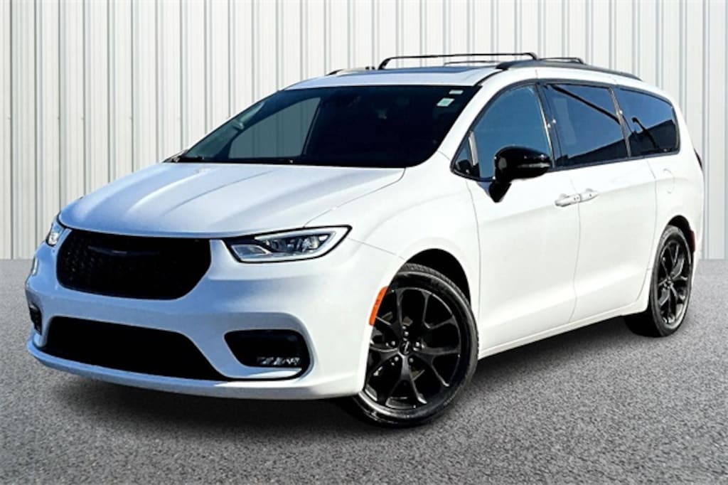 Used 2025 Chrysler Pacifica Limited Van Passenger Van