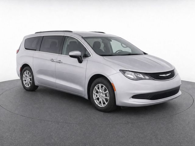 2023 Chrysler Voyager LX's photo