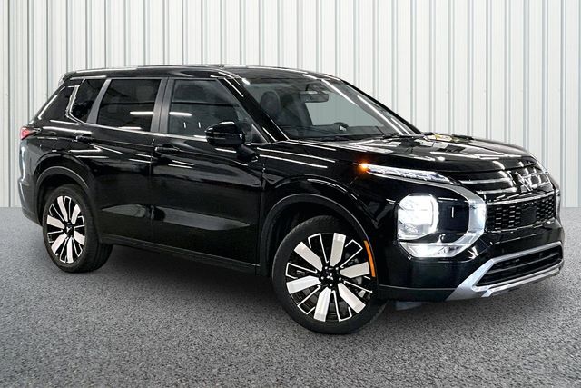 2025 Mitsubishi Outlander SE S-AWC's photo