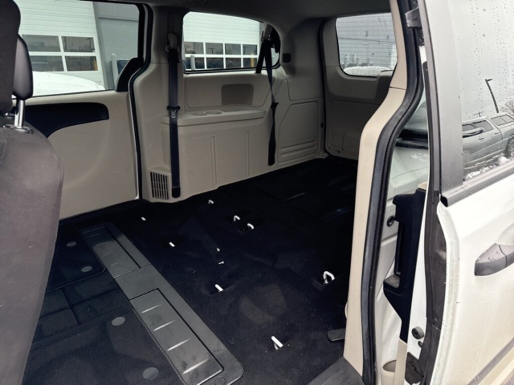 Used 2016 Dodge Grand Caravan AVP/SE Van