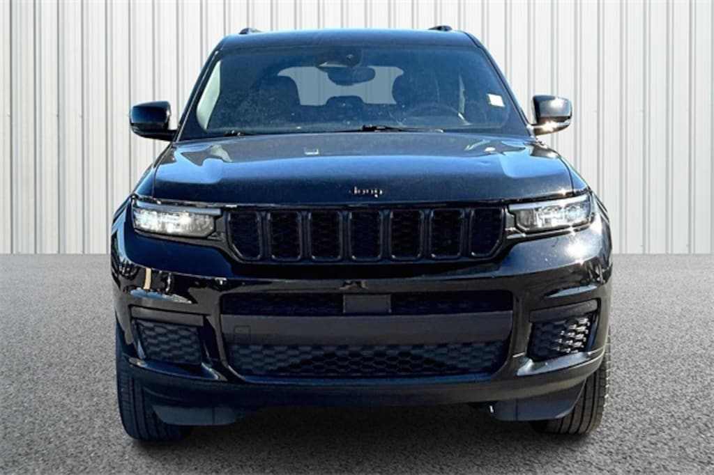 Used 2024 Jeep Grand Cherokee L Laredo SUV