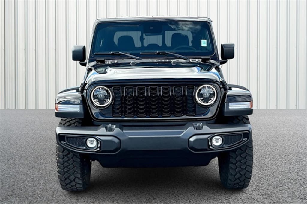 Used 2025 Jeep Gladiator Sport Truck Crew Cab