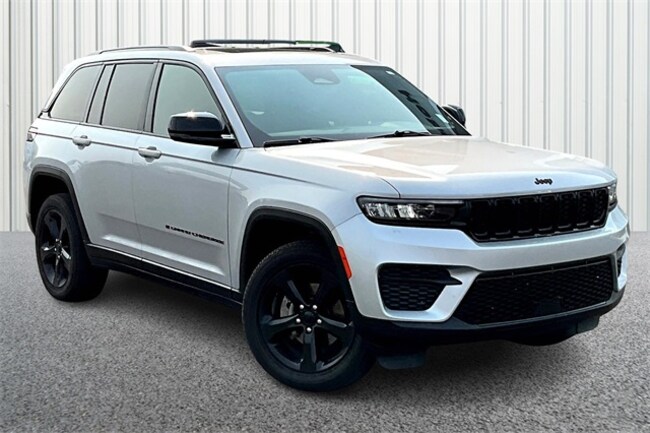 2023 Jeep Grand Cherokee Laredo SUV
