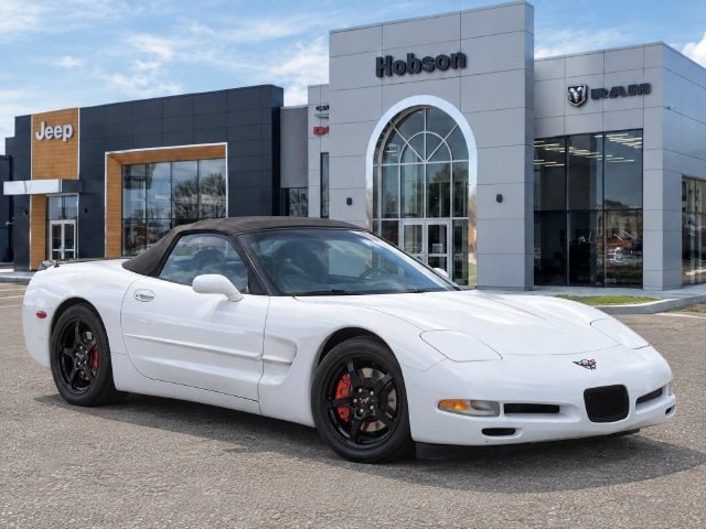 Used 2002 Chevrolet Corvette Base with VIN 1G1YY32G825114141 for sale in Martinsville, IN
