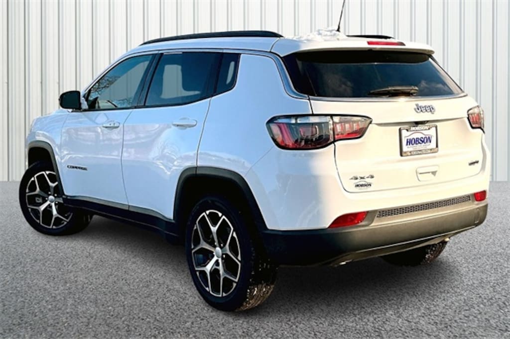 Used 2024 Jeep Compass Latitude SUV