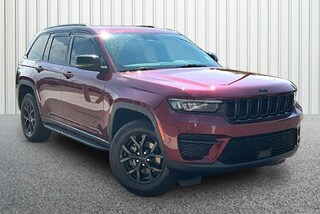 2025 Jeep Grand Cherokee Laredo SUV