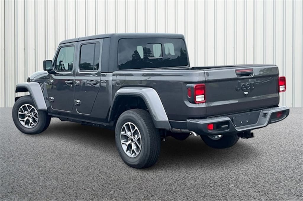 New 2025 Jeep Gladiator SPORT S 4X4 Pickup