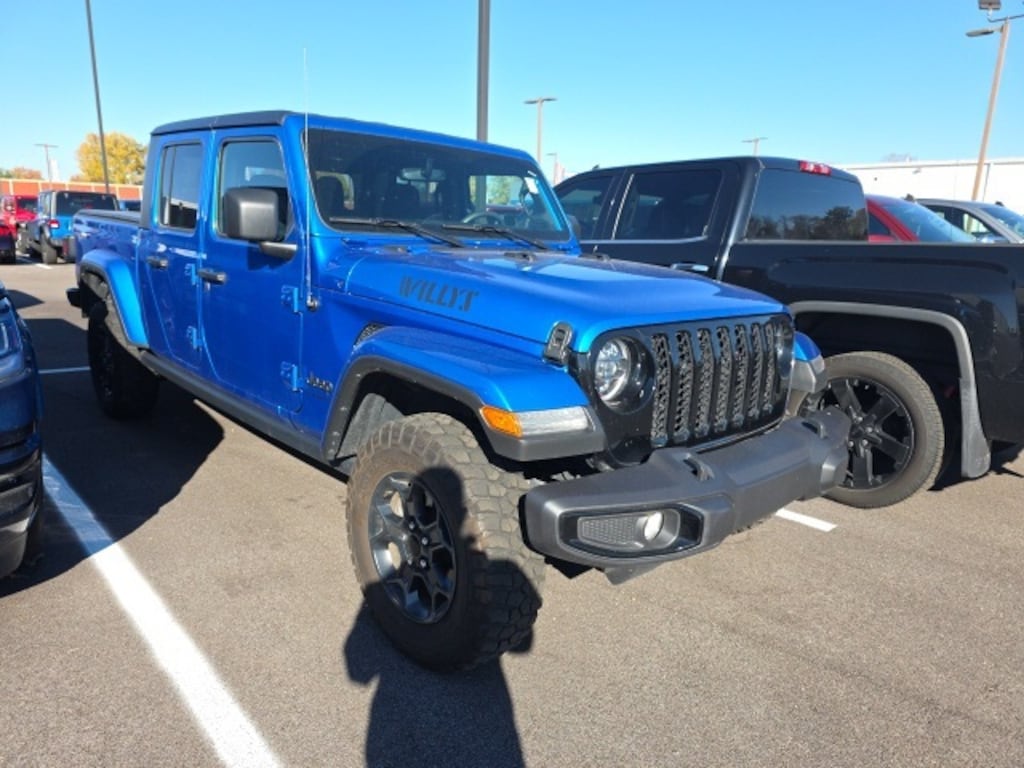 Used 2023 Jeep Gladiator Sport Truck Crew Cab