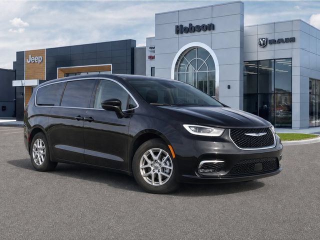 2024 Chrysler Pacifica Van Passenger Van 