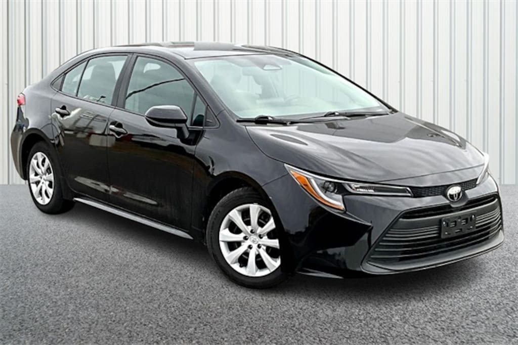 Used 2023 Toyota Corolla LE Sedan