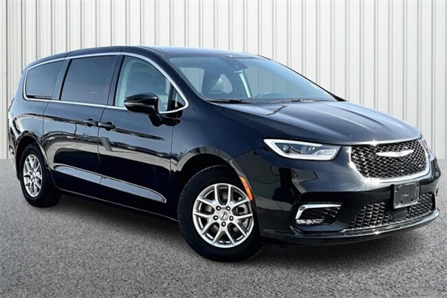 2024 Chrysler Pacifica Touring L Van Passenger Van