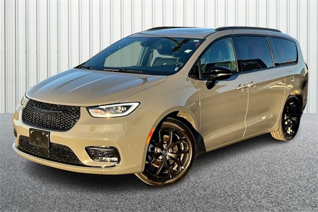 Used 2025 Chrysler Pacifica Limited Van Passenger Van