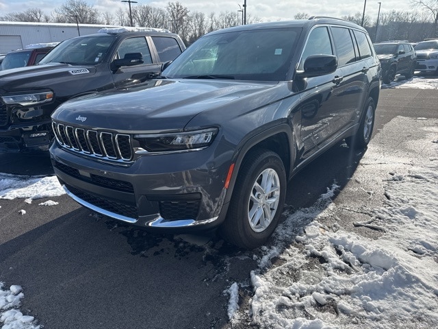 2024 Jeep Grand Cherokee L Laredo's photo