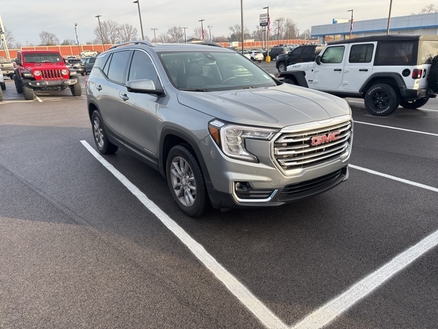 2024 GMC Terrain SLT's photo