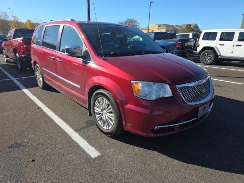 Used 2016 Chrysler Town & Country Touring-L Van LWB Passenger Van