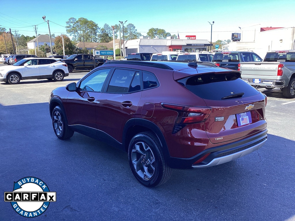 Used 2025 Chevrolet Trax LT SUV