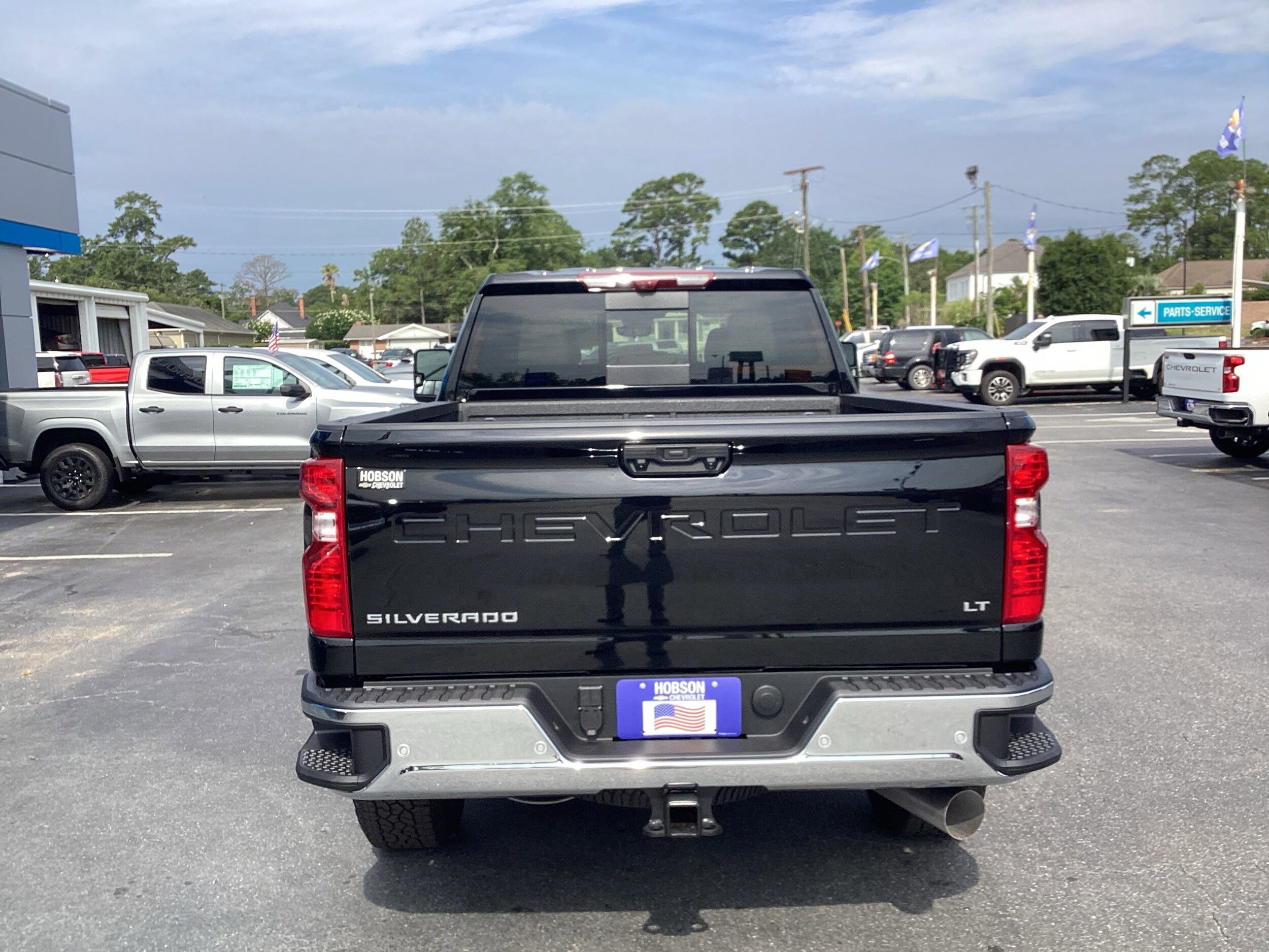 2025 Chevrolet Silverado 2500HD LT photo 2