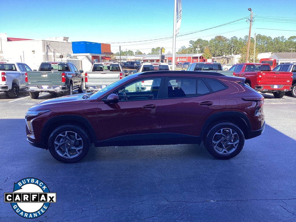 Used 2025 Chevrolet Trax LT SUV