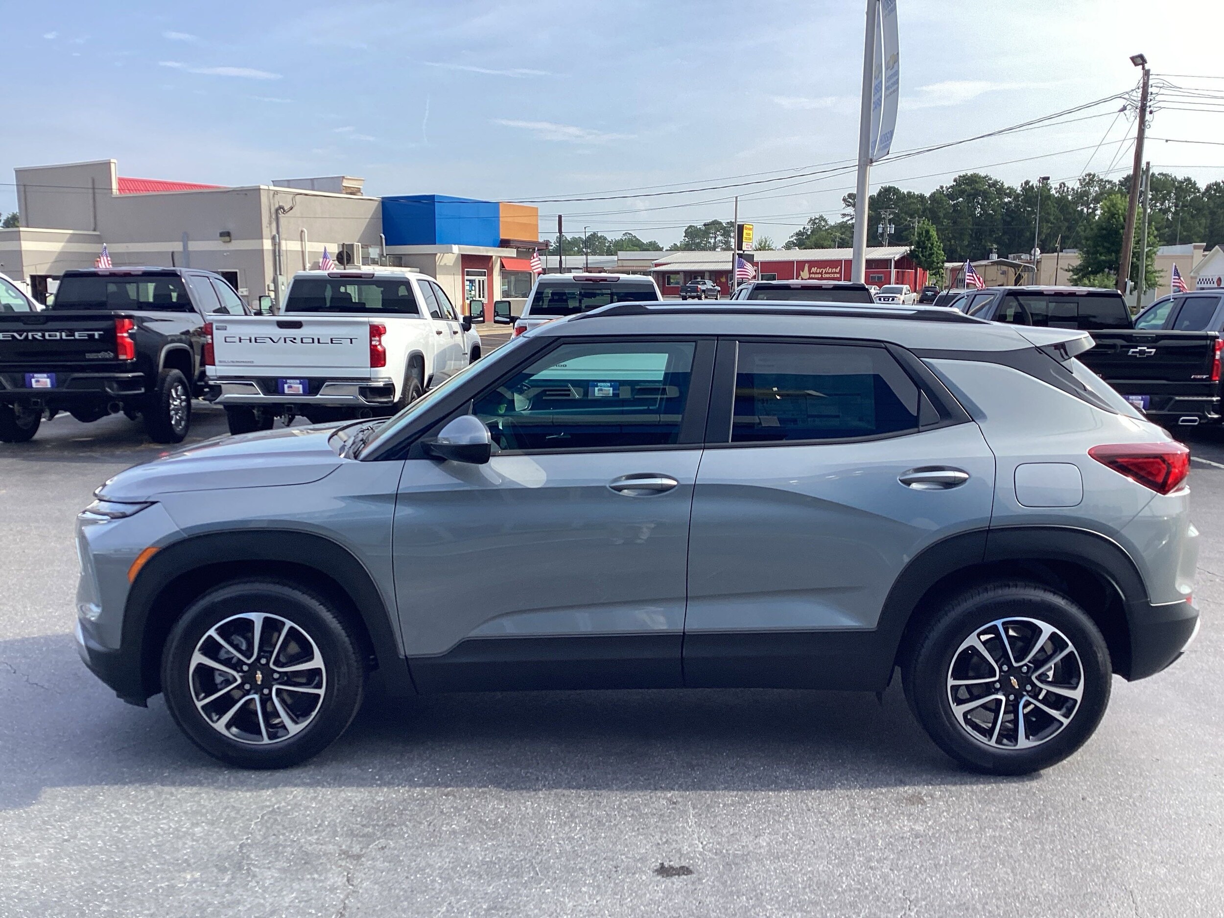 2026 Chevrolet Trailblazer LT photo 2
