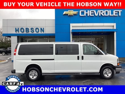 2022 Chevrolet Express Passenger 3500 1LT Van