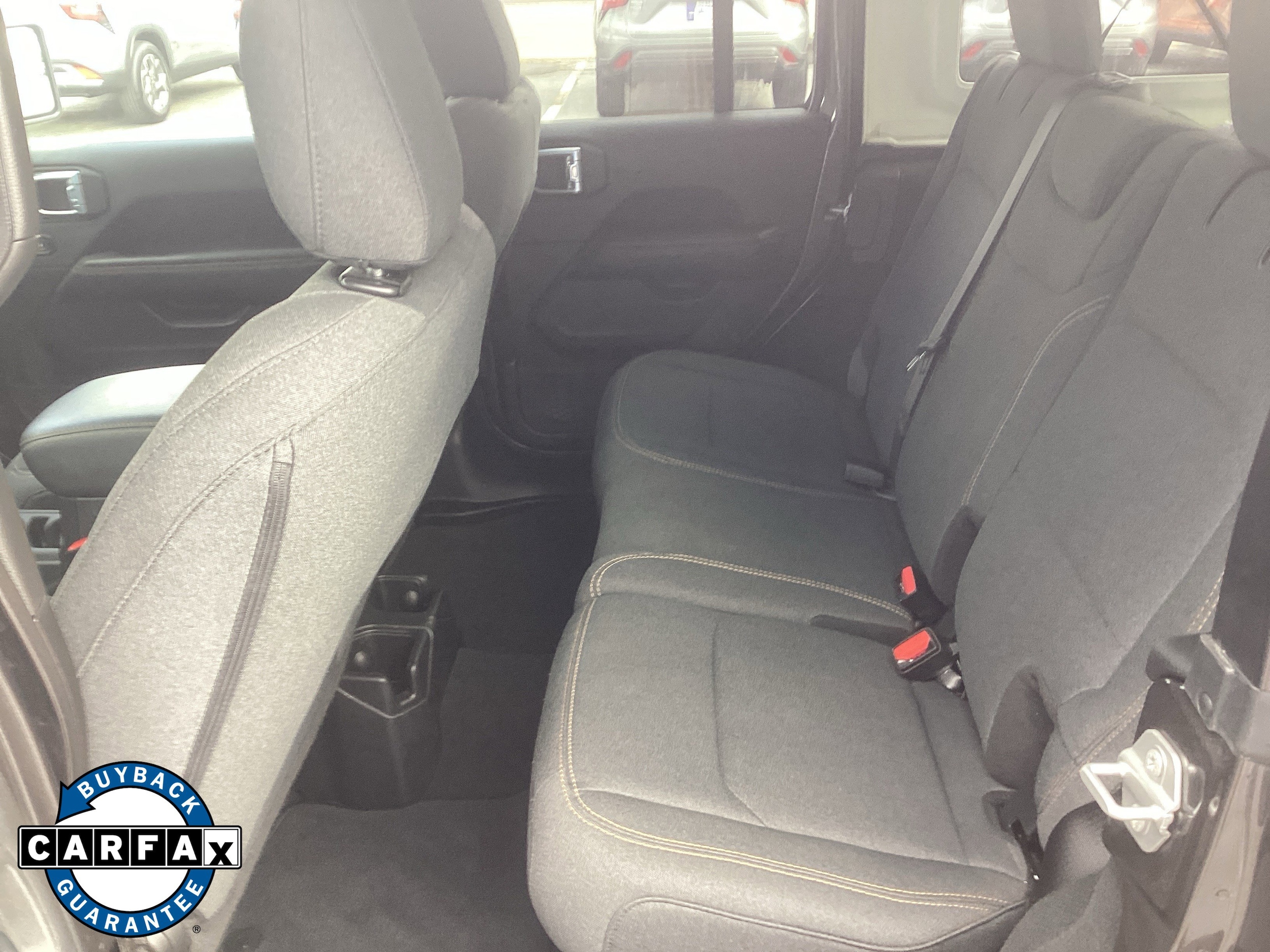 2025 Jeep Wrangler 4-Door Sahara - Photo 9