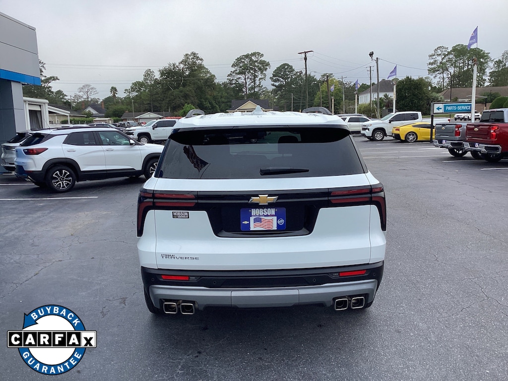 Used 2025 Chevrolet Traverse LT SUV