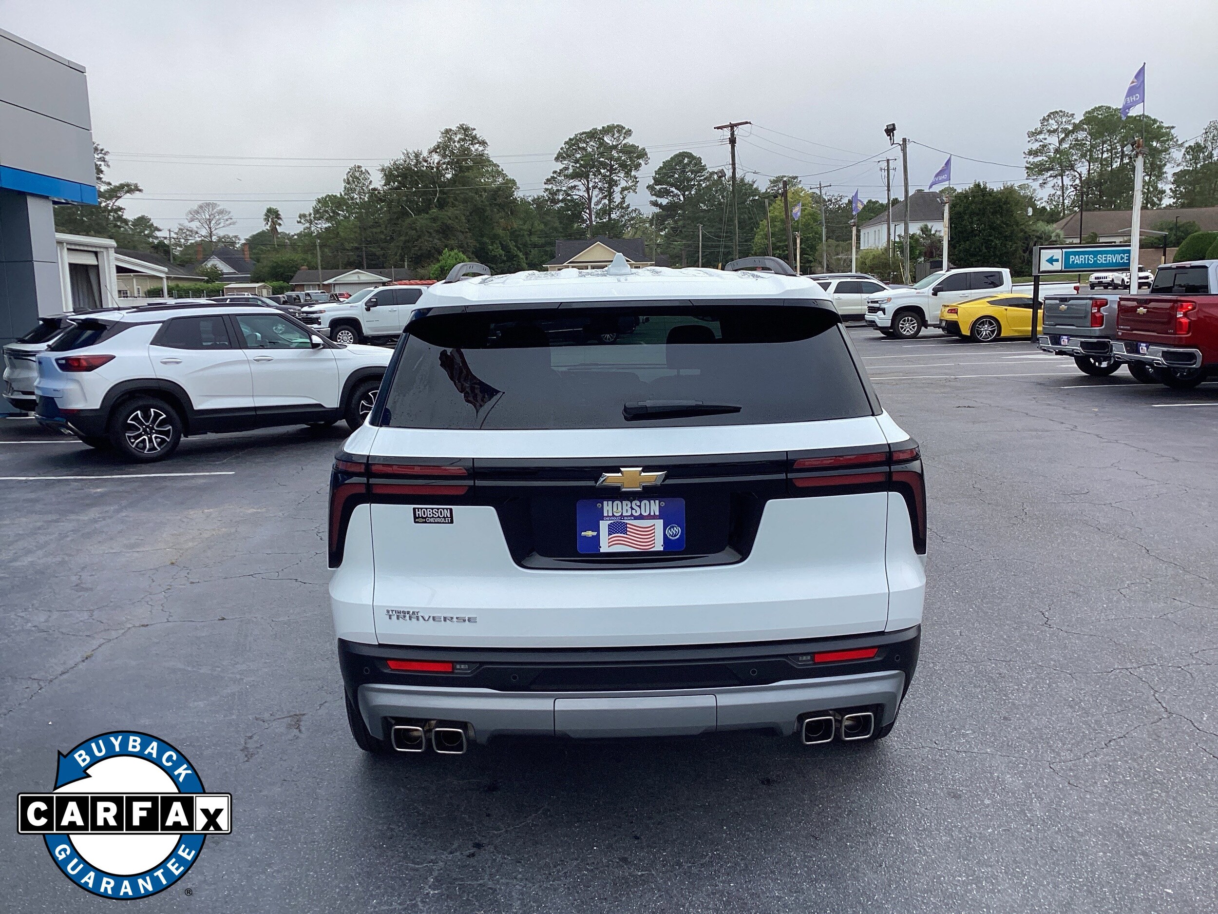 2025 Chevrolet Traverse photo 2