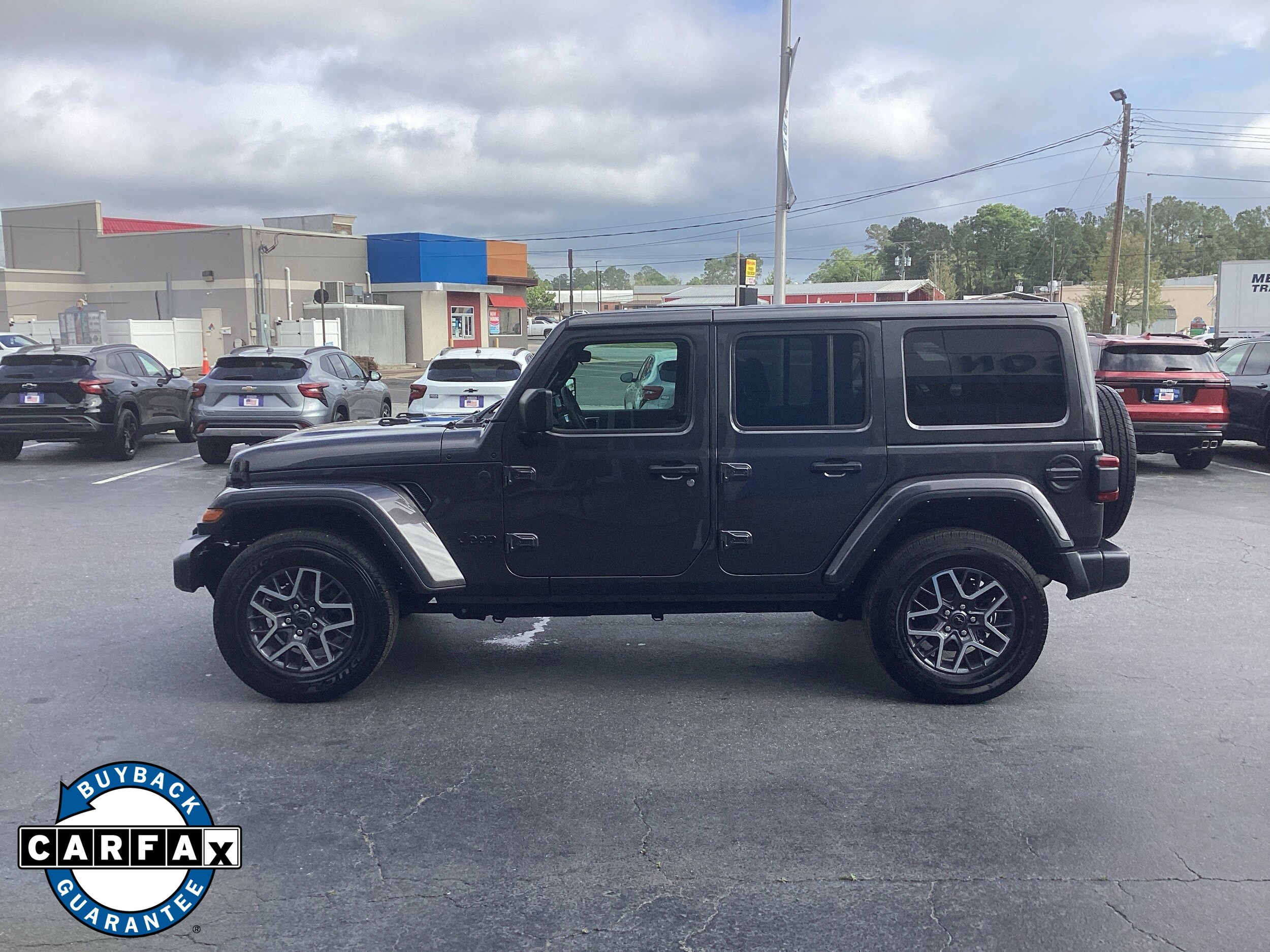 2025 Jeep Wrangler 4-Door Sahara - Photo 6