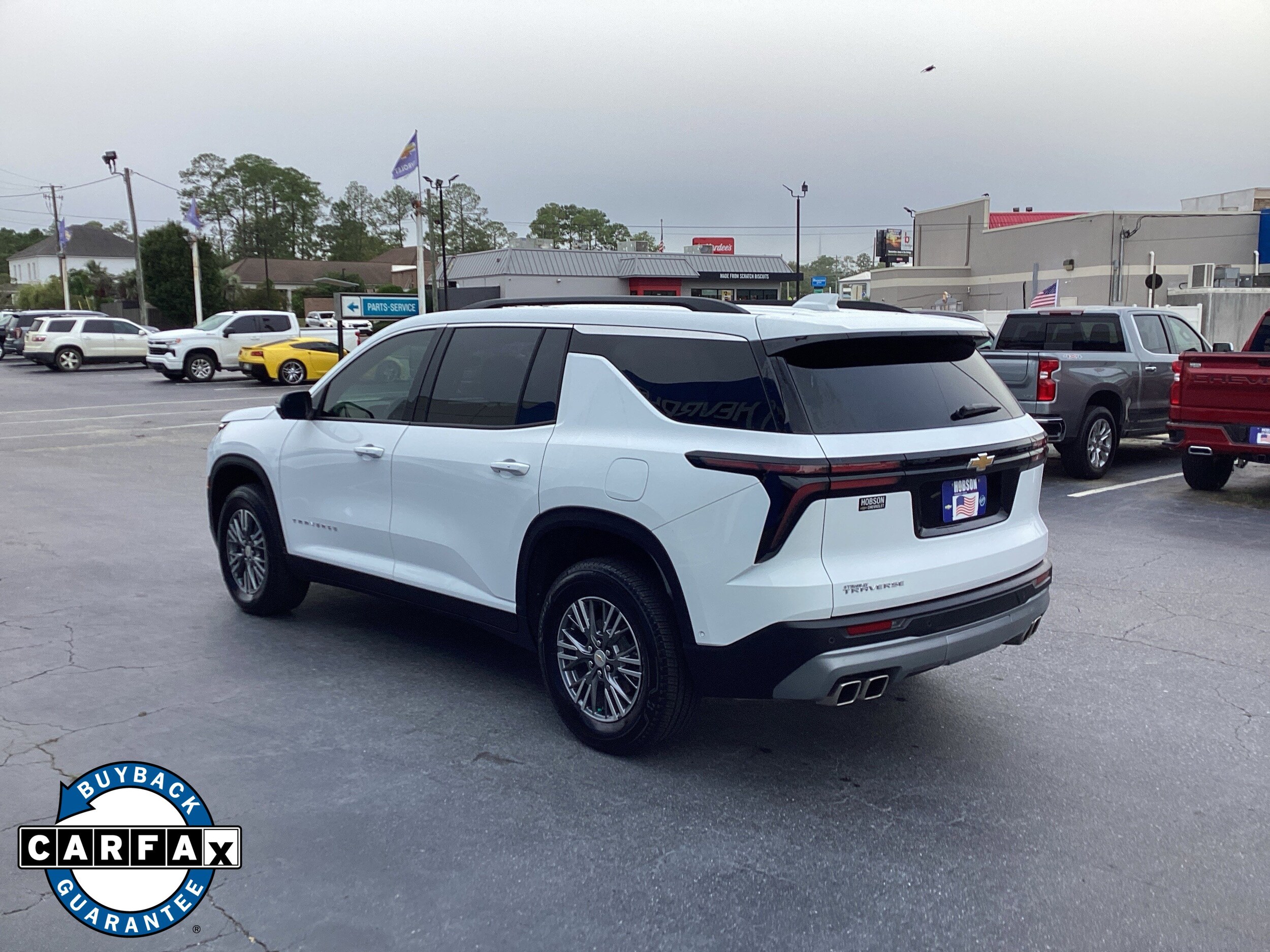 2025 Chevrolet Traverse photo 3