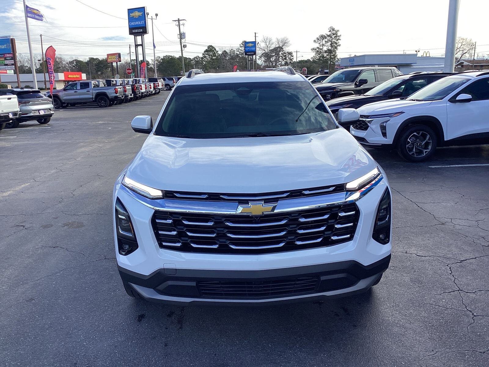 2025 Chevrolet Equinox LT photo 4