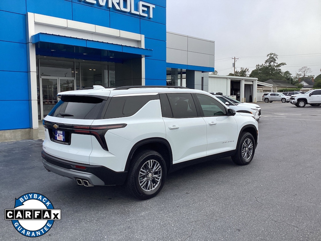 Used 2025 Chevrolet Traverse LT SUV