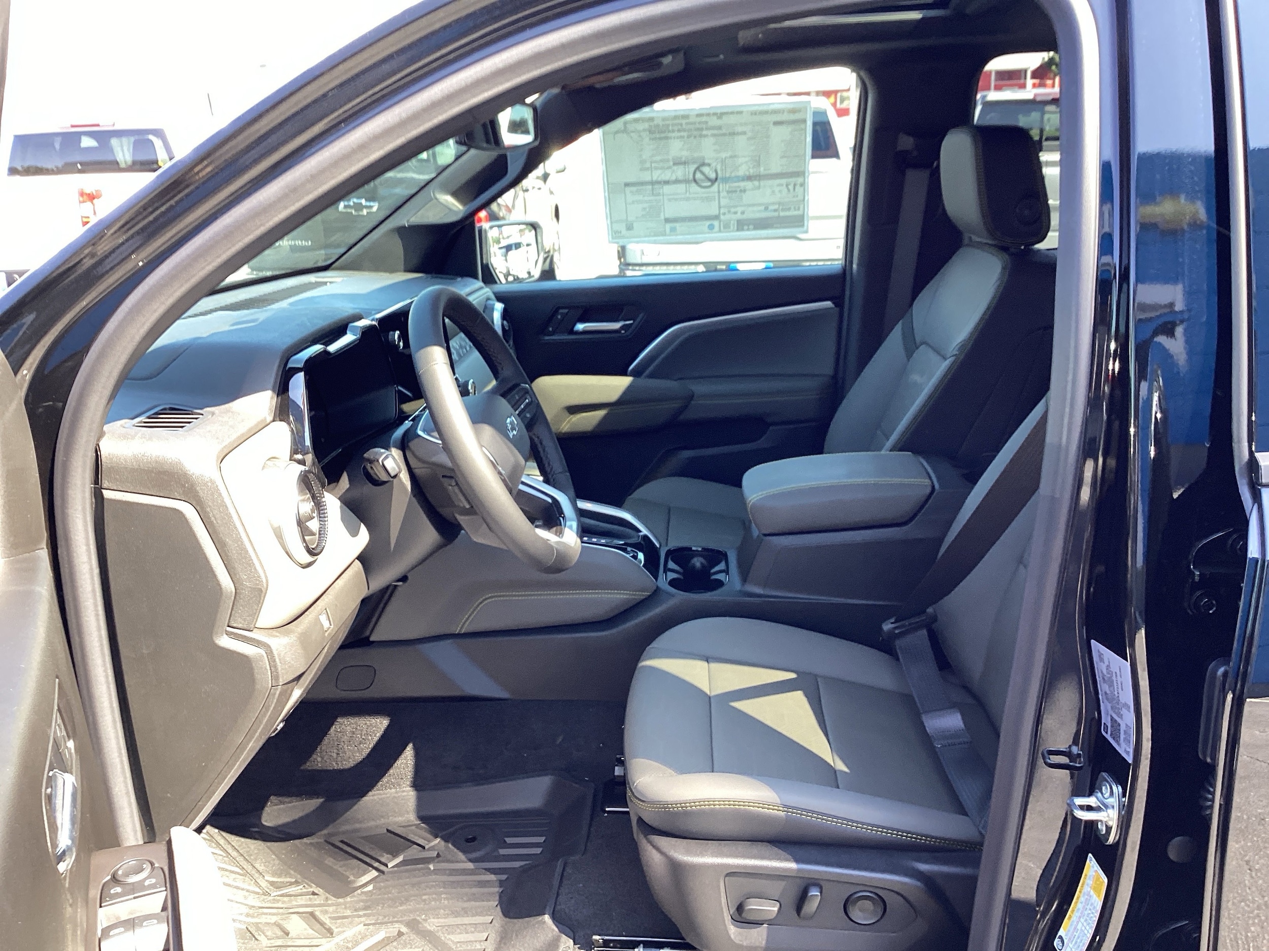 2026 Chevrolet Colorado ZR2 - Photo 9