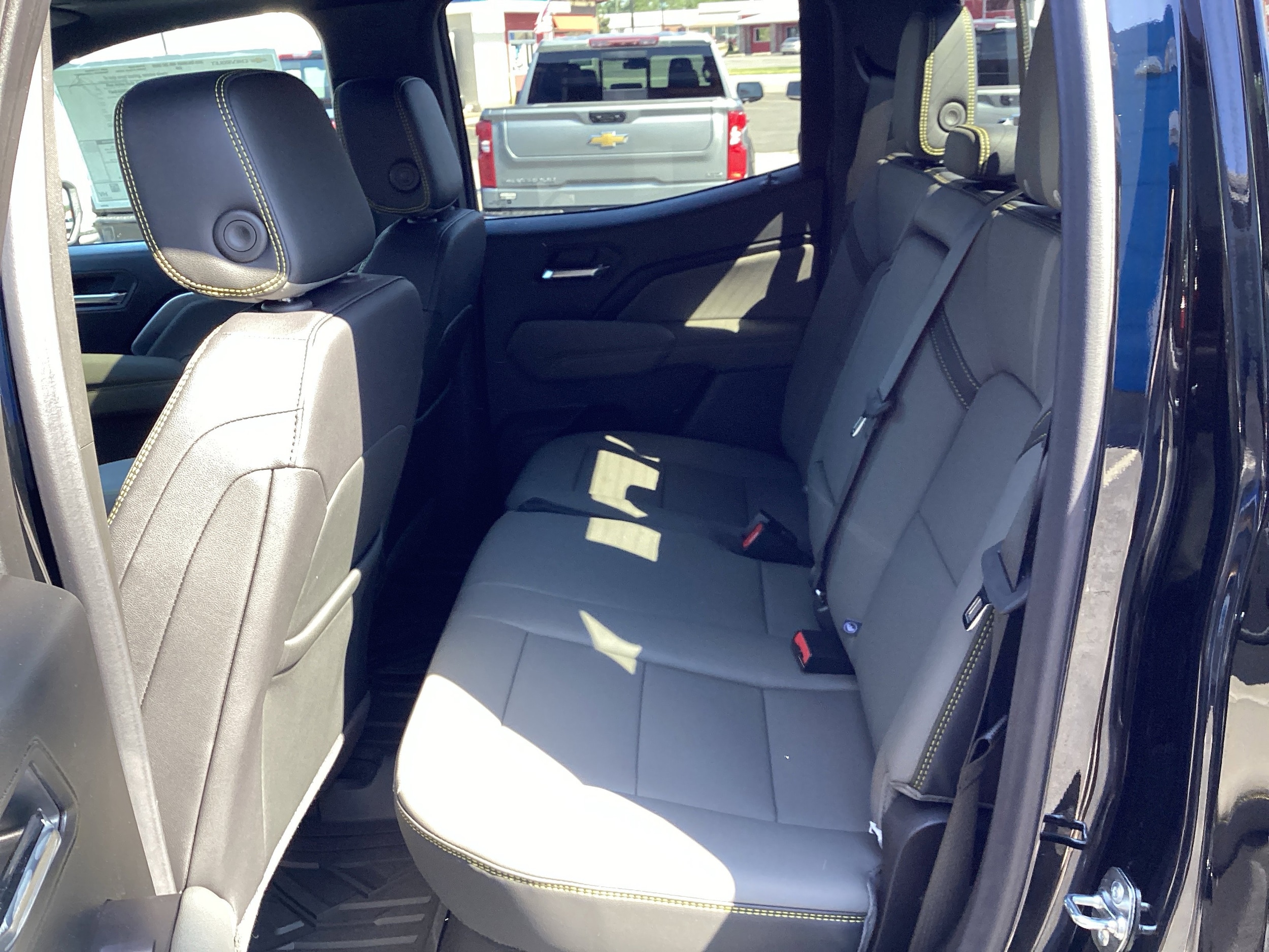 2026 Chevrolet Colorado ZR2 - Photo 6