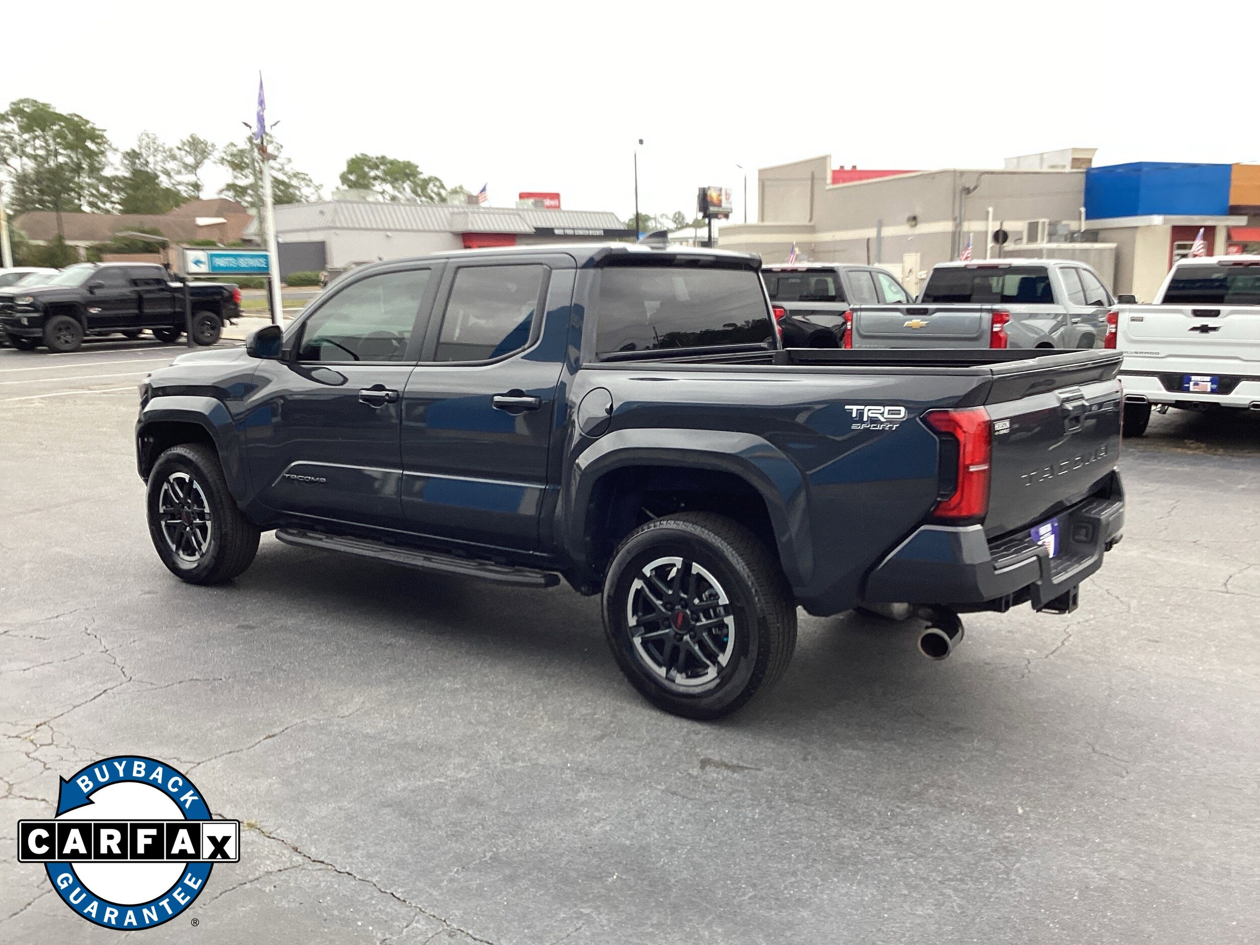 2024 Toyota Tacoma SR5 photo 3