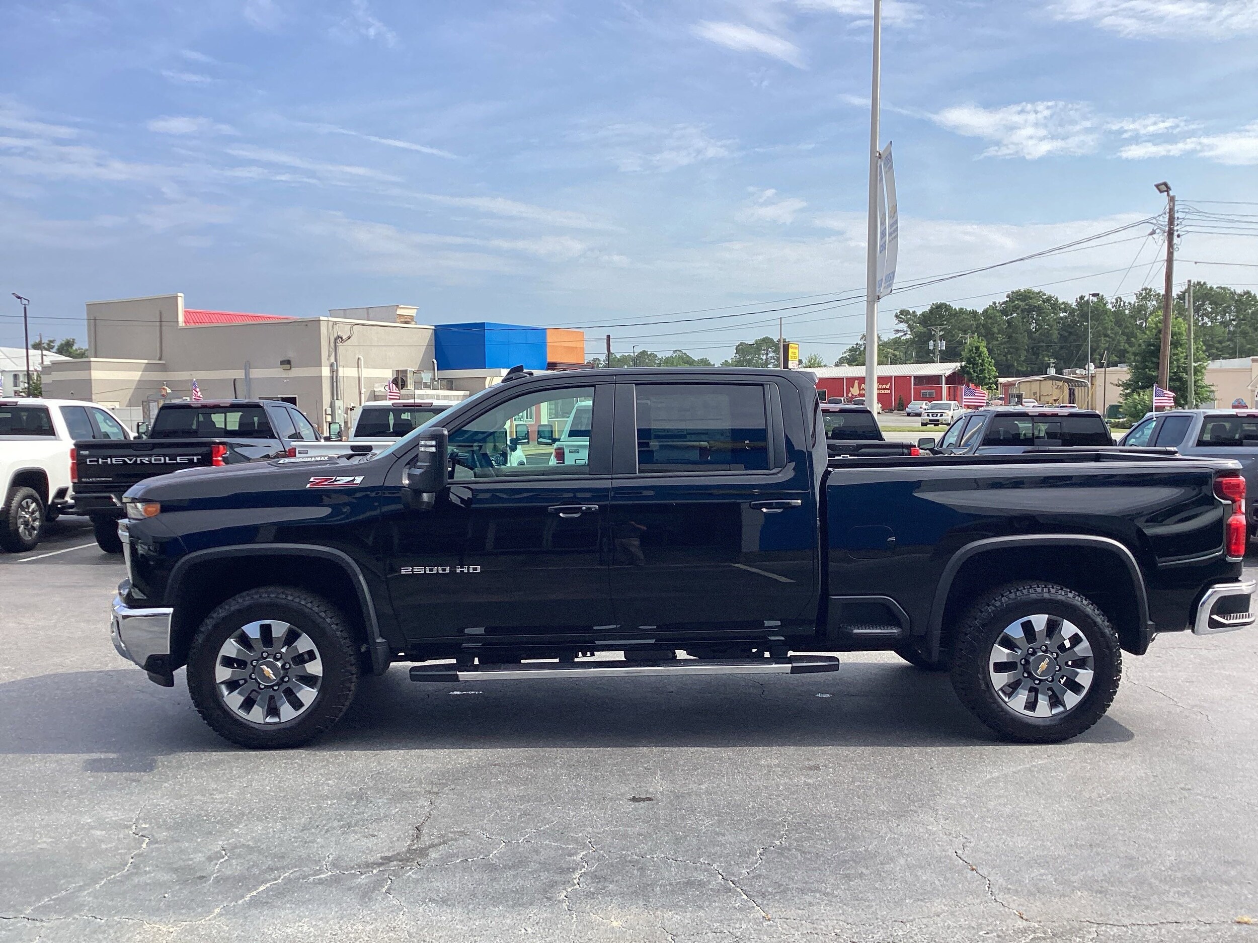 2025 Chevrolet Silverado 2500HD LT photo 3
