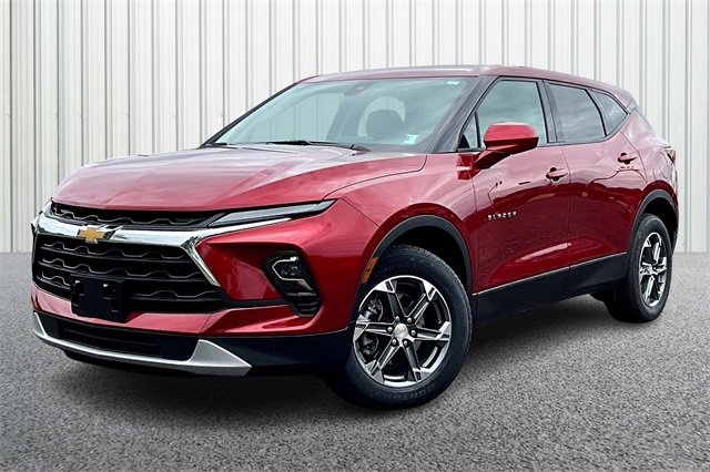 2025 Chevrolet Blazer 2LT photo 2