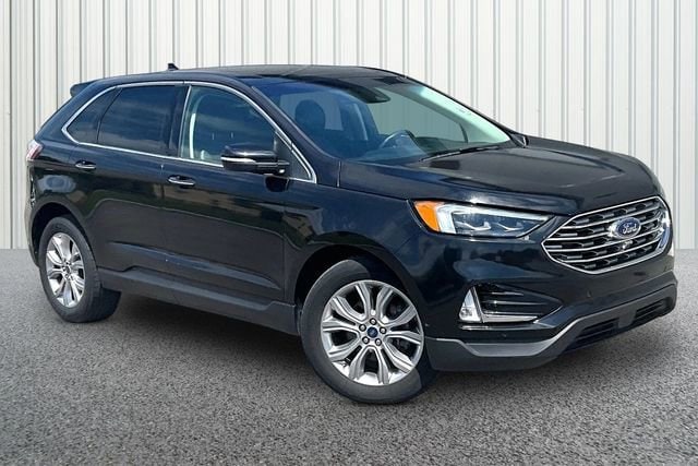 2019 Ford Edge Titanium's photo