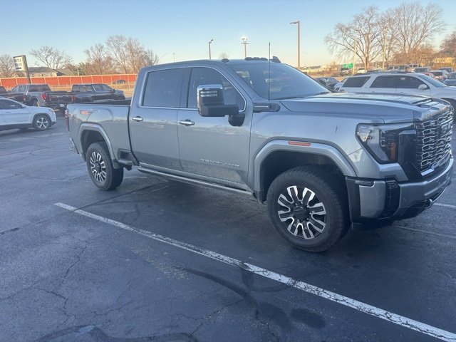 2024 Gmc Sierra 3500 HD Denali Ultimate photo 4