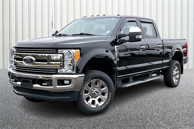 2017 Ford F-250 Lariat photo 2
