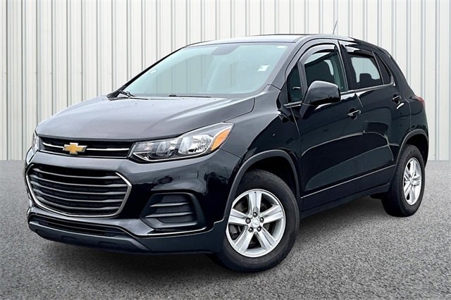 Used 2020 Chevrolet Trax LS with VIN 3GNCJNSB2LL332204 for sale in Martinsville, IN