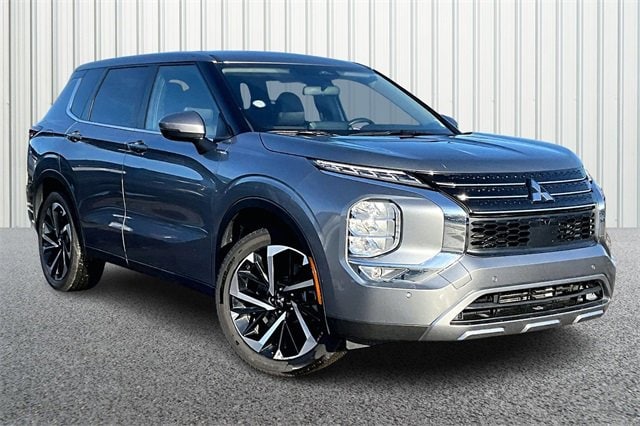 2024 Mitsubishi Outlander SE's photo