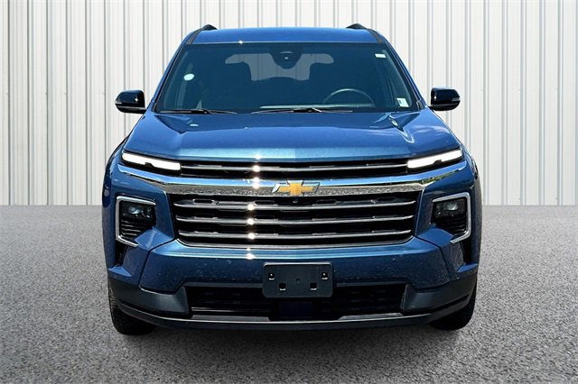2025 Chevrolet Traverse photo 3