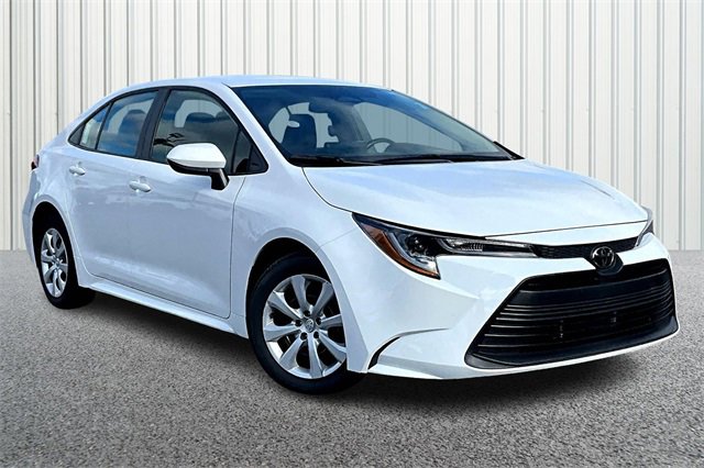 2024 Toyota Corolla LE's photo