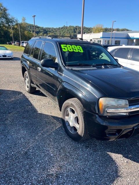 Used 2007 Chevrolet TrailBlazer LS with VIN 1GNDT13S172306657 for sale in Martinsville, IN