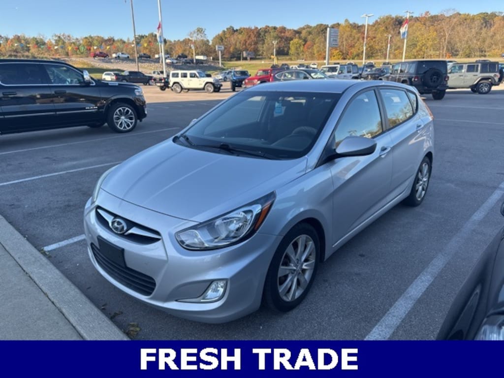 Used 2012 Hyundai Accent SE Hatchback