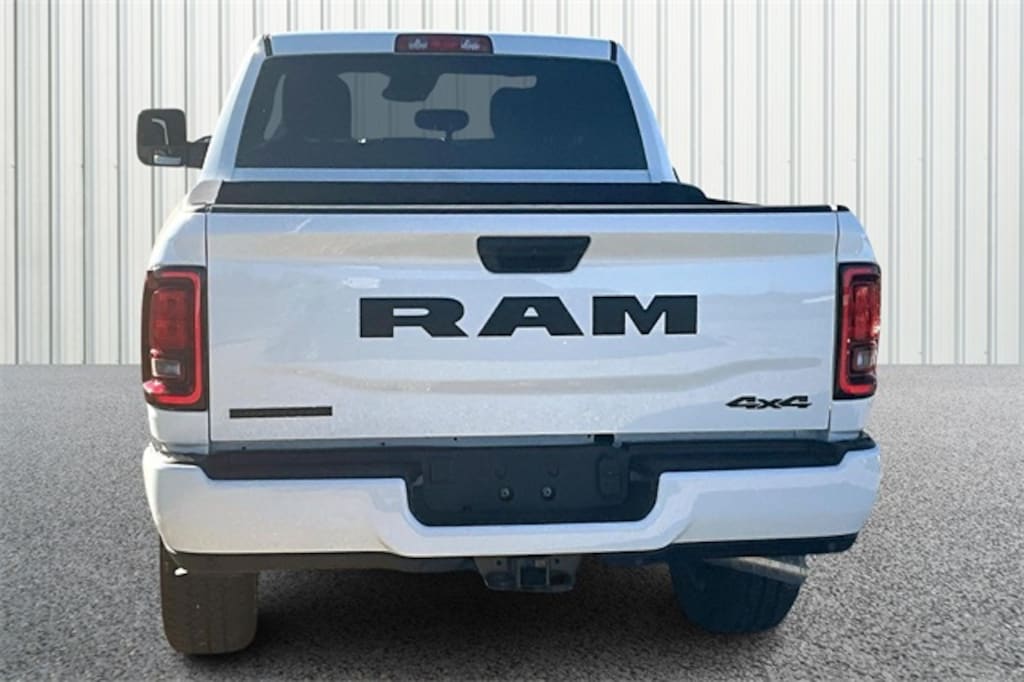 New 2026 Ram 3500 BIG HORN CREW CAB 4X4 6'4 BOX Pickup