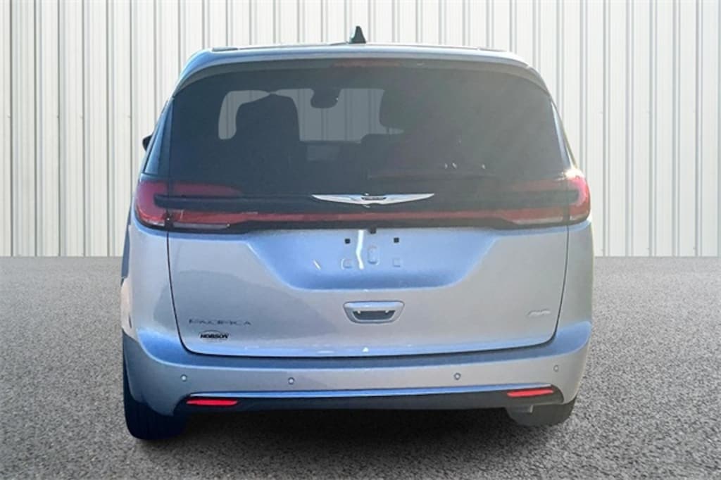 New 2026 Chrysler Pacifica SELECT AWD Passenger Van