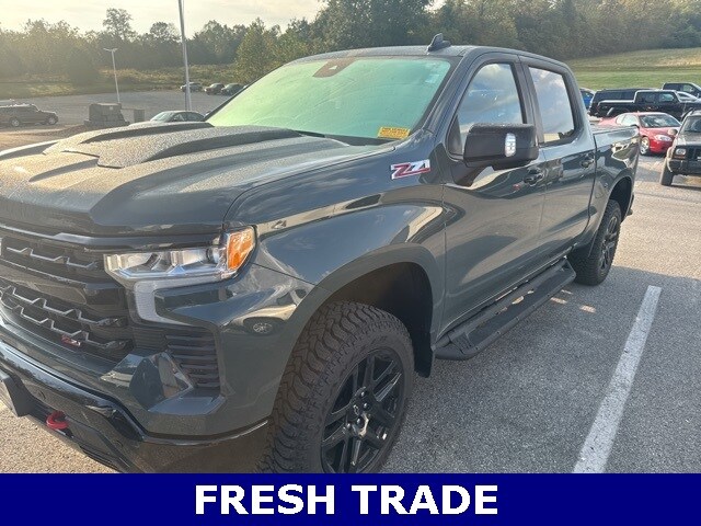 2025 Chevrolet Silverado 1500 LT Trail Boss photo 2