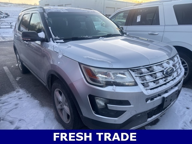 2016 Ford Explorer XLT's photo